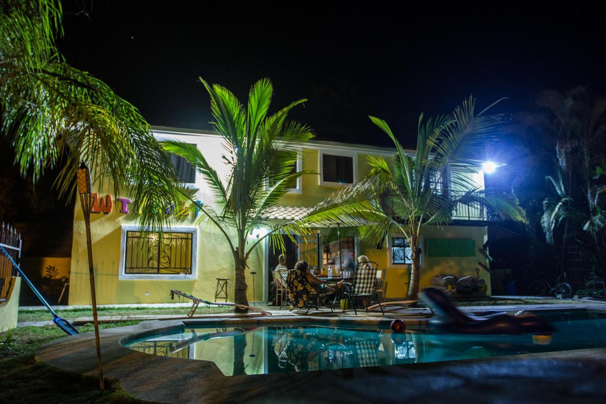 יקו Wipeout Hostel מראה חיצוני תמונה